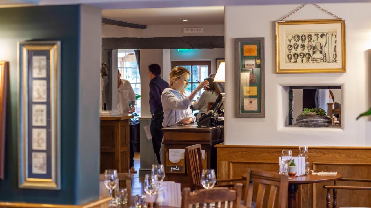 The Bell - Brunning And Price Hotel Alderminster Екстериор снимка