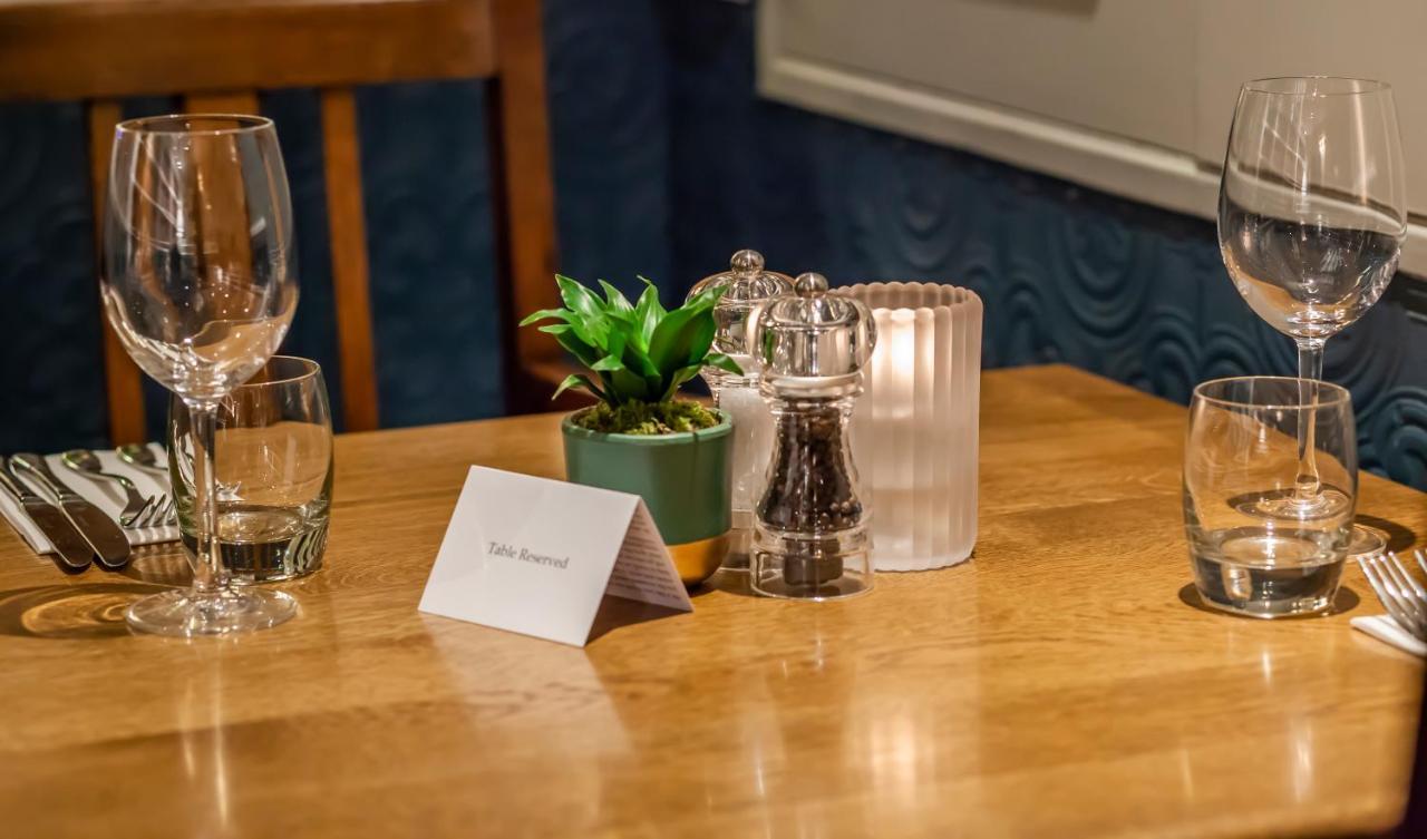 The Bell - Brunning And Price Hotel Alderminster Екстериор снимка